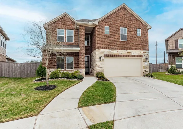 Photo 1 of Single family home for sale at 2816 Oakheath Crest Ct, Pearland, TX 77089 | MLS# 49147723 | Listing updated on 2026-09-19