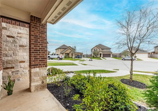 Photo 3 of Single family home for sale at 2816 Oakheath Crest Ct, Pearland, TX 77089 | MLS# 49147723 | Listing updated on 2026-09-19