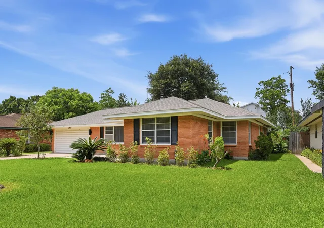Photo 3 of Single family home for sale at 4114 Sarong Dr, Houston, TX 77025 | MLS# 61770178 | Listing updated on 2026-09-20