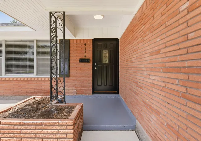 Photo 4 of Single family home for sale at 4114 Sarong Dr, Houston, TX 77025 | MLS# 61770178 | Listing updated on 2026-09-20