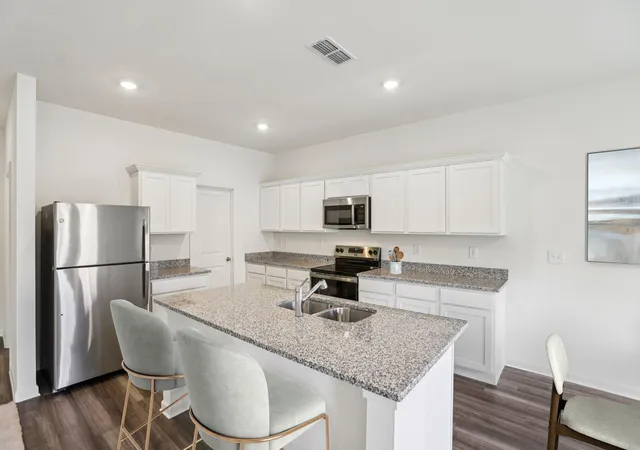 Photo 3 of Single family home for sale at 3313 Nautical Mile Dr, Dickinson, TX 77539 | MLS# 72587223 | Listing updated on 2026-09-14