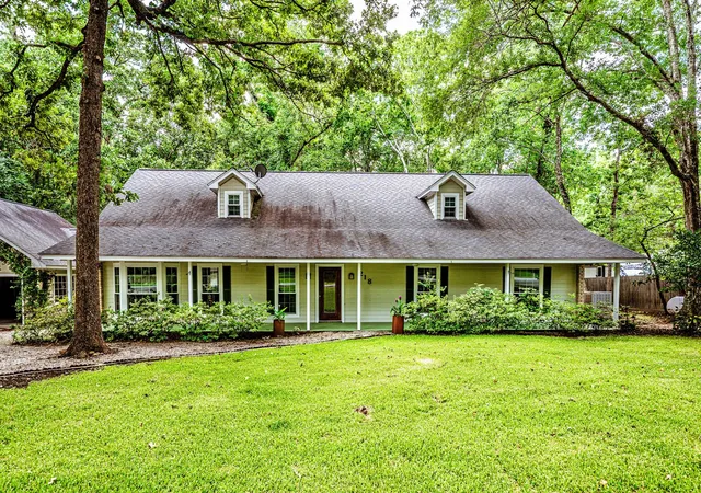 Photo 1 of Single family home for sale at 218 Westridge Dr, Huntsville, TX 77340 | MLS# 52491946 | Listing updated on 2026-08-24