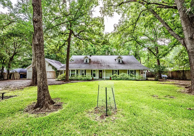 Photo 3 of Single family home for sale at 218 Westridge Dr, Huntsville, TX 77340 | MLS# 52491946 | Listing updated on 2026-08-24
