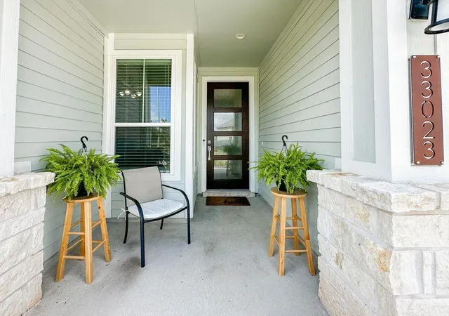 Photo 4 of Single family home for sale at 33023 School Hill Rd, Fulshear, TX 77441 | MLS# 92108674 | Listing updated on 2026-09-19