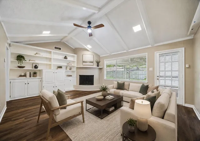 Photo 4 of Single family home for sale at 8015 Burning Hills Dr, Houston, TX 77071 | MLS# 20553590 | Listing updated on 2026-07-14