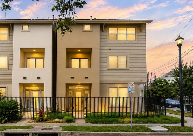 1st image of 3010 Caroline St, Houston, TX 77004 | MLS# 34463461