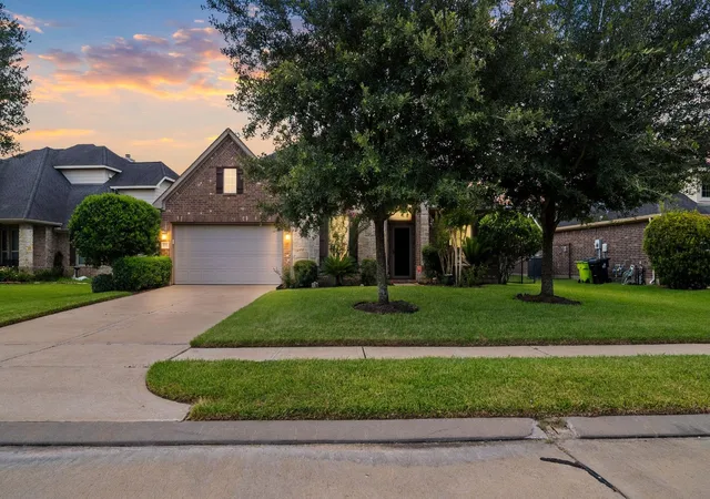 1st image of 7935 Lake Commons Dr, Rosenberg, TX 77469 | MLS# 69359121