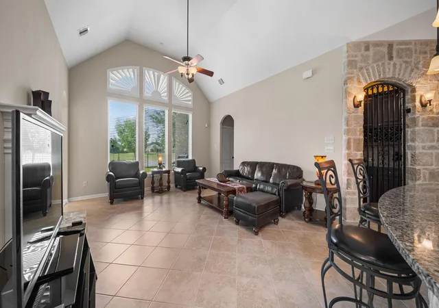 3rd image of 7935 Lake Commons Dr, Rosenberg, TX 77469 | MLS# 69359121