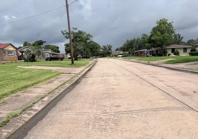 15th image of 428 Azalea St, Lake Jackson, TX 77566 | MLS# 64981685