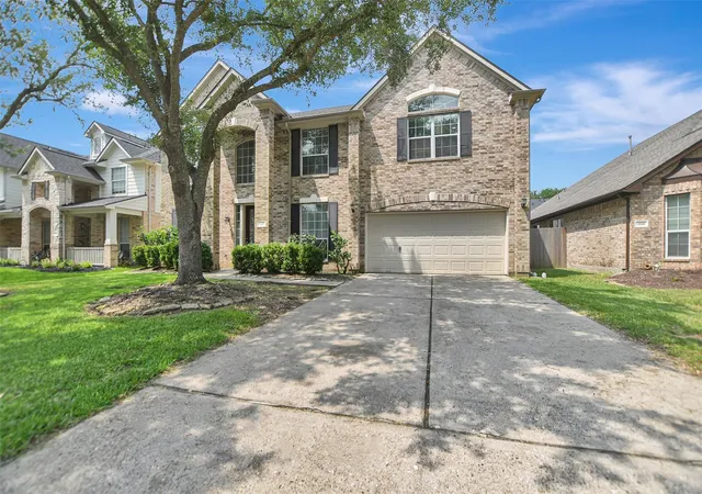 3rd image of 810 Almond Pointe, League City, TX 77573 | MLS# 51658832
