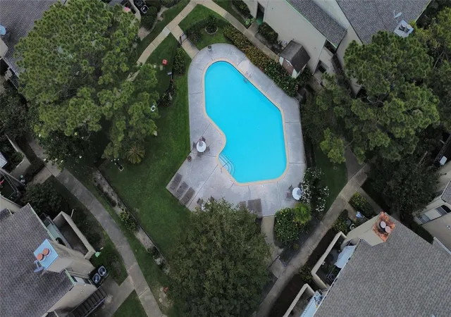 2nd image of 2021 Spenwick Dr, Houston, TX 77055
