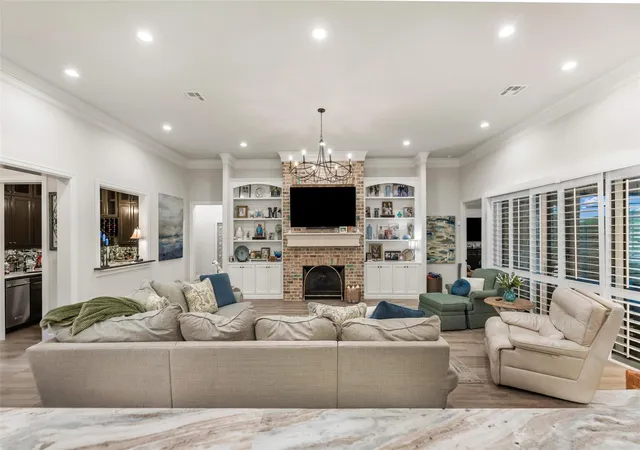 Photo 3 of Sale Pending at 1201 Quarry Oaks Dr, College Station, TX 77845 | MLS# 55173687 | Listing updated on 2026-09-25