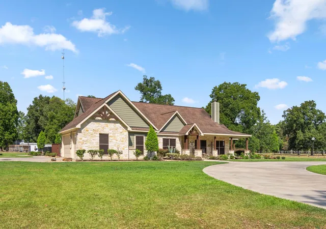 Photo 2 of Single family home for sale at 20585 Sh 146 N, Liberty, TX 77575 | MLS# 9037280 | Listing updated on 2026-09-04