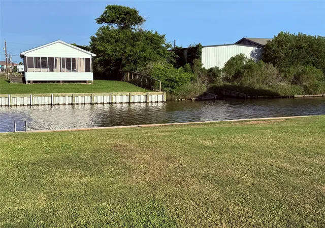 1st image of 2041 County Road 201, Bay City, TX 77414 | MLS# 66198430