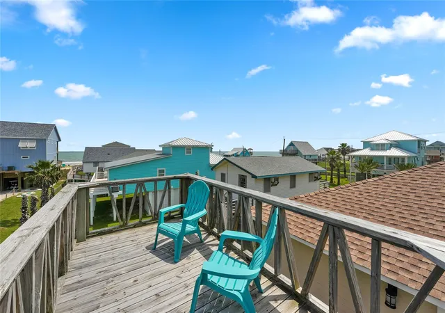 Homes for sale in Surfside Beach, TX | 214 Sand Dune Ct, Surfside Beach, TX 77541 | MLS# 68972342