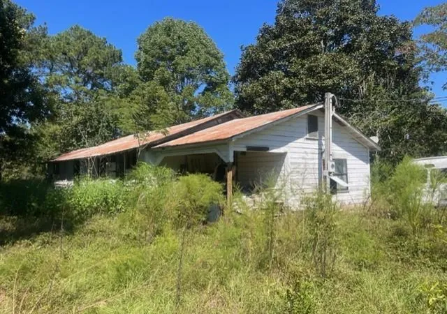 Photo 3 of Sale Pending at 1304 S Railroad Ave, Shepherd, TX 77371 | MLS# 34068782 | Listing updated on 2023-06-14