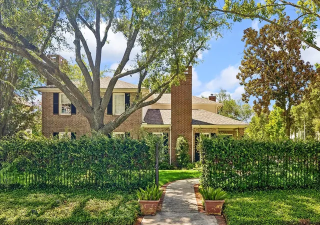 2nd image of 40 Hackberry Ln, Houston, TX 77027 | MLS# 14684760