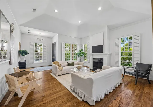 4th image of 40 Hackberry Ln, Houston, TX 77027 | MLS# 14684760