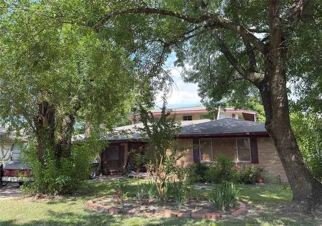 Photo 3 of Single family home for sale at 10106 Cheeves Dr, Houston, TX 77016 | MLS# 96055511 | Listing updated on 2026-06-01