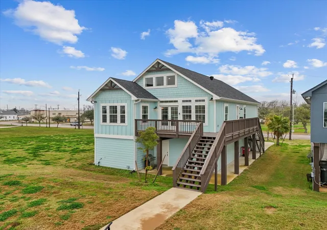 Homes for sale in Freeport, TX | 822 W 2nd St, Freeport, TX 77541 | MLS# 55679961