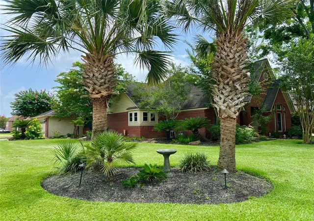 image of 51 S Trillium Ct, Lake Jackson, TX 77566 | MLS# 12237458