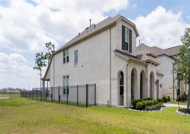 Photo 3 of Single family home for sale at 12710 Banchory Leaf Dr, Humble, TX 77346 | MLS# 18947234 | Listing updated on 2026-05-14