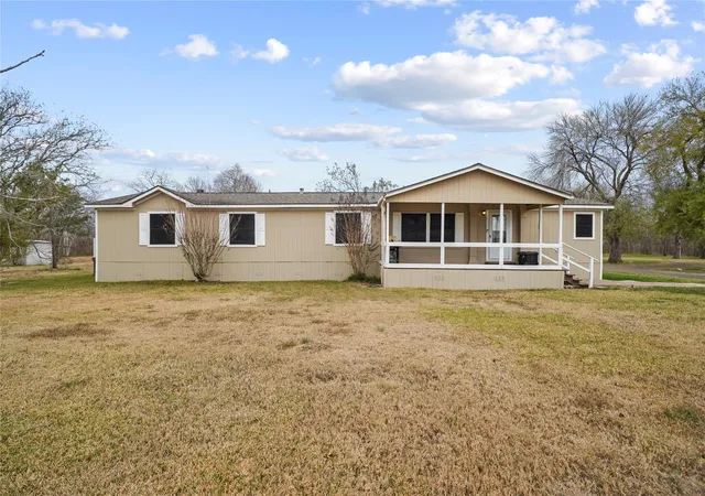 Homes for sale in Damon, TX | 19645 Nordt Rd, Damon, TX 77430 | MLS# 9698394