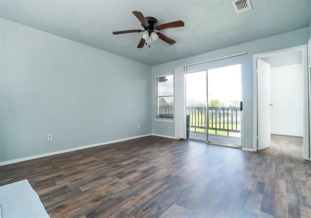4th image of 418 Garland Dr #206, Lake Jackson, TX 77566 | MLS# 65898913