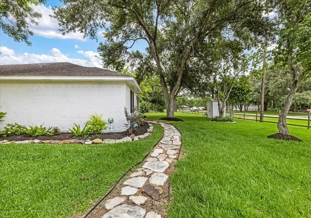 5th image of 4812 Hill St, Alvin, TX 77511 | MLS# 31628102