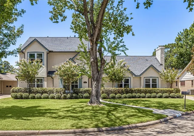 Photo 2 of Single family home for sale at 2723 Kismet Ln, Houston, TX 77043 | MLS# 25529366 | Listing updated on 2026-09-15