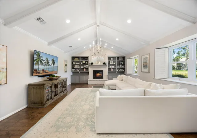 Photo 3 of Single family home for sale at 2723 Kismet Ln, Houston, TX 77043 | MLS# 25529366 | Listing updated on 2026-09-15
