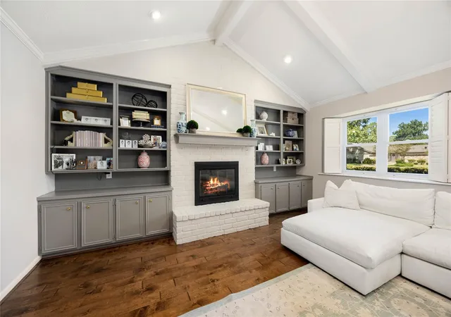 Photo 4 of Single family home for sale at 2723 Kismet Ln, Houston, TX 77043 | MLS# 25529366 | Listing updated on 2026-09-15