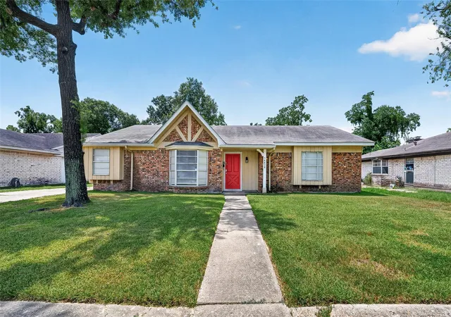 Photo 2 of Sale Pending at 14426 Wadebridge Way, Houston, TX 77015 | MLS# 37424272 | Listing updated on 2026-09-22