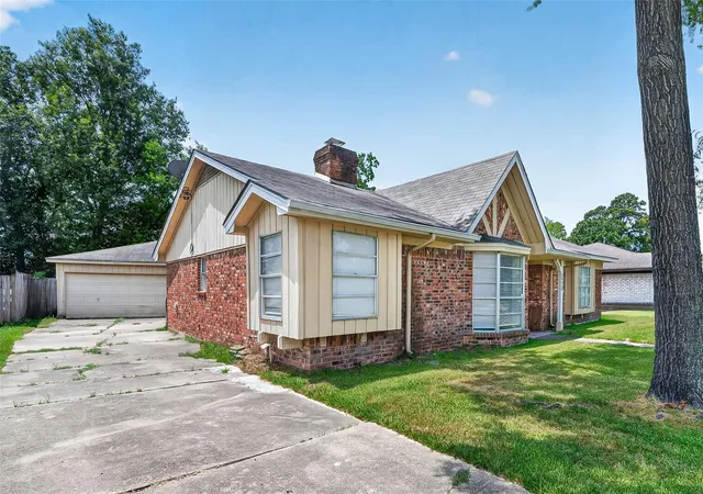 Photo 4 of Sale Pending at 14426 Wadebridge Way, Houston, TX 77015 | MLS# 37424272 | Listing updated on 2026-09-22