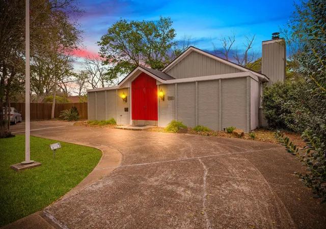 1st image of 2111 N Galveston Ave, Pearland, TX 77581 | MLS# 50499554