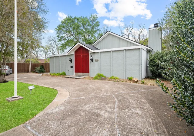 3rd image of 2111 N Galveston Ave, Pearland, TX 77581 | MLS# 50499554