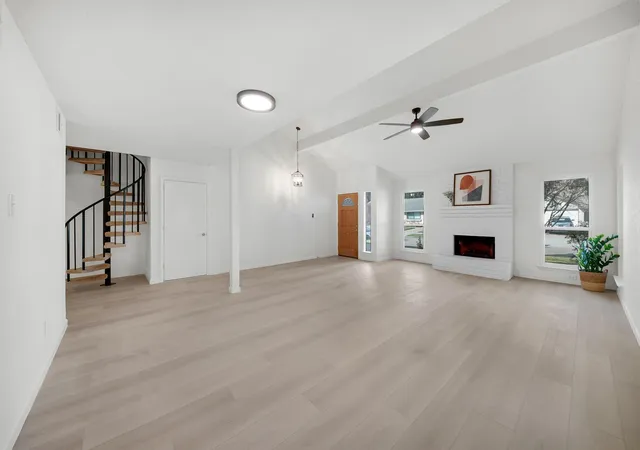 Photo 3 of Single family home for sale at 1910 Brushy Creek Dr, Sugar Land, TX 77478 | MLS# 35265596 | Listing updated on 2026-09-06