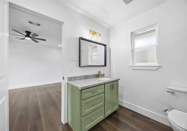 2nd image of 5446 Loch Lomond Dr, Houston, TX 77096 | MLS# 34387423