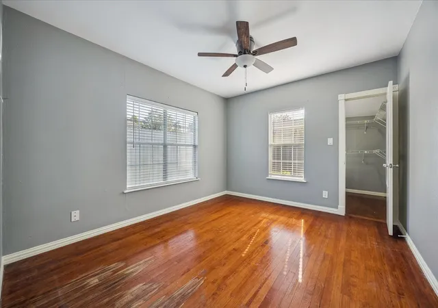 Photo 3 of Sale Pending at 2105 Lawrence St, Houston, TX 77008 | MLS# 4128918 | Listing updated on 2026-09-04