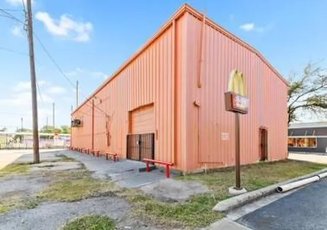 Photo 3 of Land for sale at 2521 Fulton St, Houston, TX 77009 | MLS# 97224770 | Listing updated on 2026-08-13