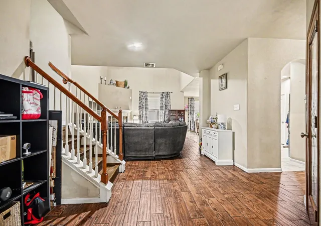 2nd image of 4112 S Meridian Greens Dr, Dickinson, TX 77539 | MLS# 64920249