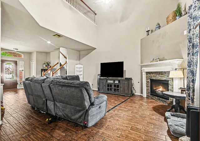 4th image of 4112 S Meridian Greens Dr, Dickinson, TX 77539 | MLS# 64920249