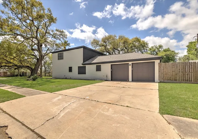 45th image of 113 Rose Trl, Lake Jackson, TX 77566 | MLS# 15882323