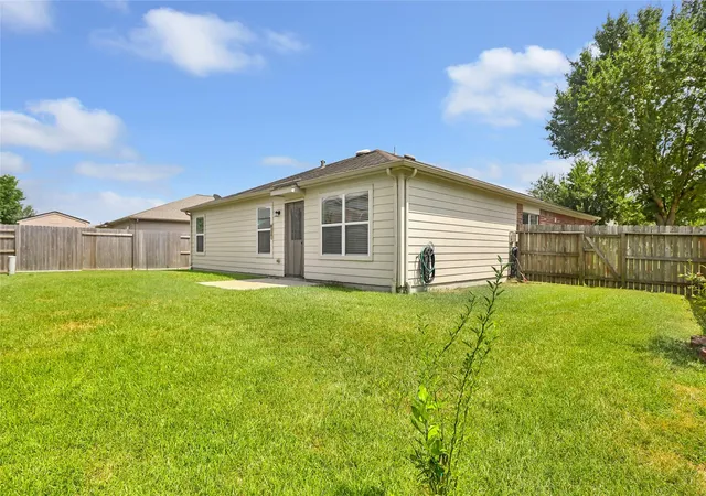 3rd image of 2756 Woodspring Acres Dr, Kingwood, TX 77345 | MLS# 25973317