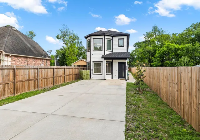 2nd image of 1621 Wellington St, Houston, TX 77093 | MLS# 81533297