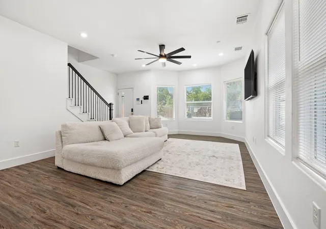 4th image of 1621 Wellington St, Houston, TX 77093 | MLS# 81533297