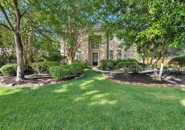 Photo 2 of Single family home for sale at 138 S Evangeline Oaks Cir, Conroe, TX 77384 | MLS# 61466892 | Listing updated on 2026-09-13