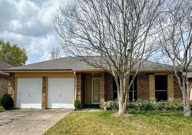1st image of 1331 Castle Glen Dr, Houston, TX 77015 | MLS# 24644070
