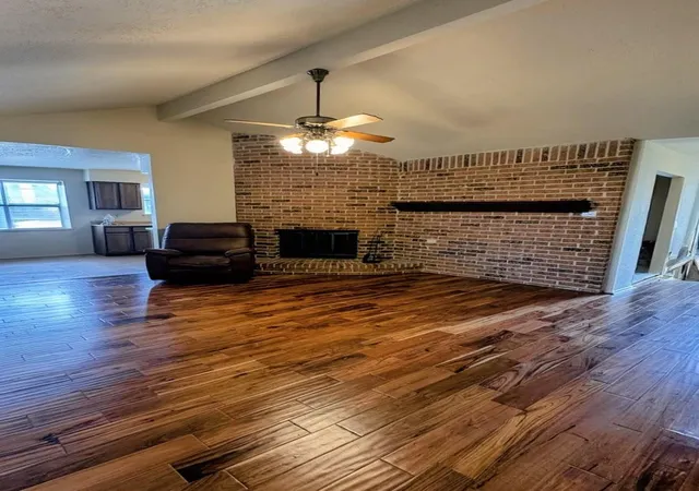 2nd image of 1331 Castle Glen Dr, Houston, TX 77015 | MLS# 24644070