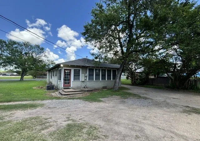 Homes for sale in La Grange, TX | 927 & 937 N Franklin St, La Grange, TX 78945 | MLS# 89028328